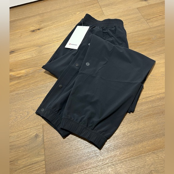 Size 10 lululemon black jogger track pants NWT - Picture 2 of 16
